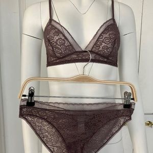 ERES Paris NEW plum lace lingerie set. NEW US size 34B & US 8